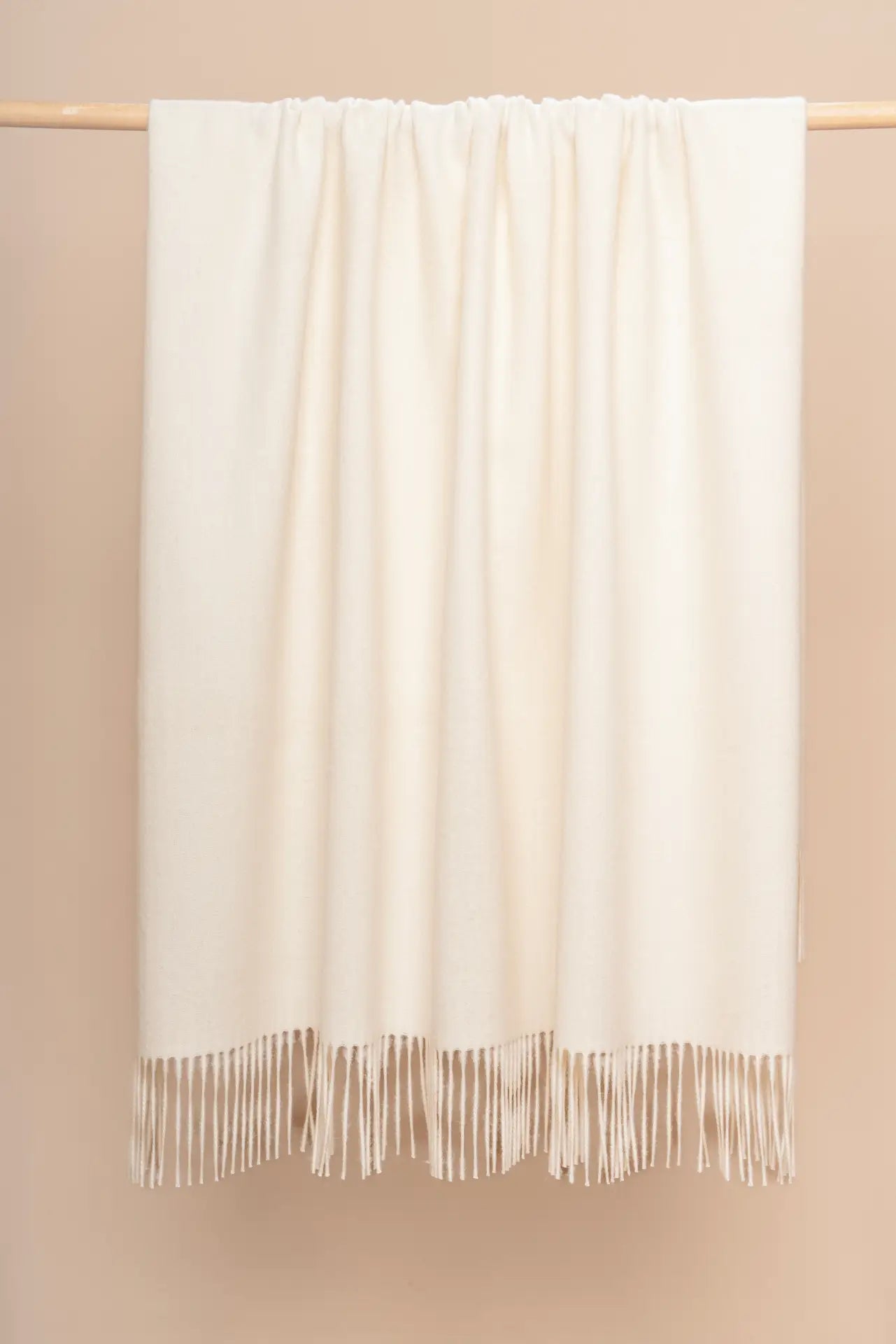 Undyed unicolor classic throw with twisted fringes - PAKAS