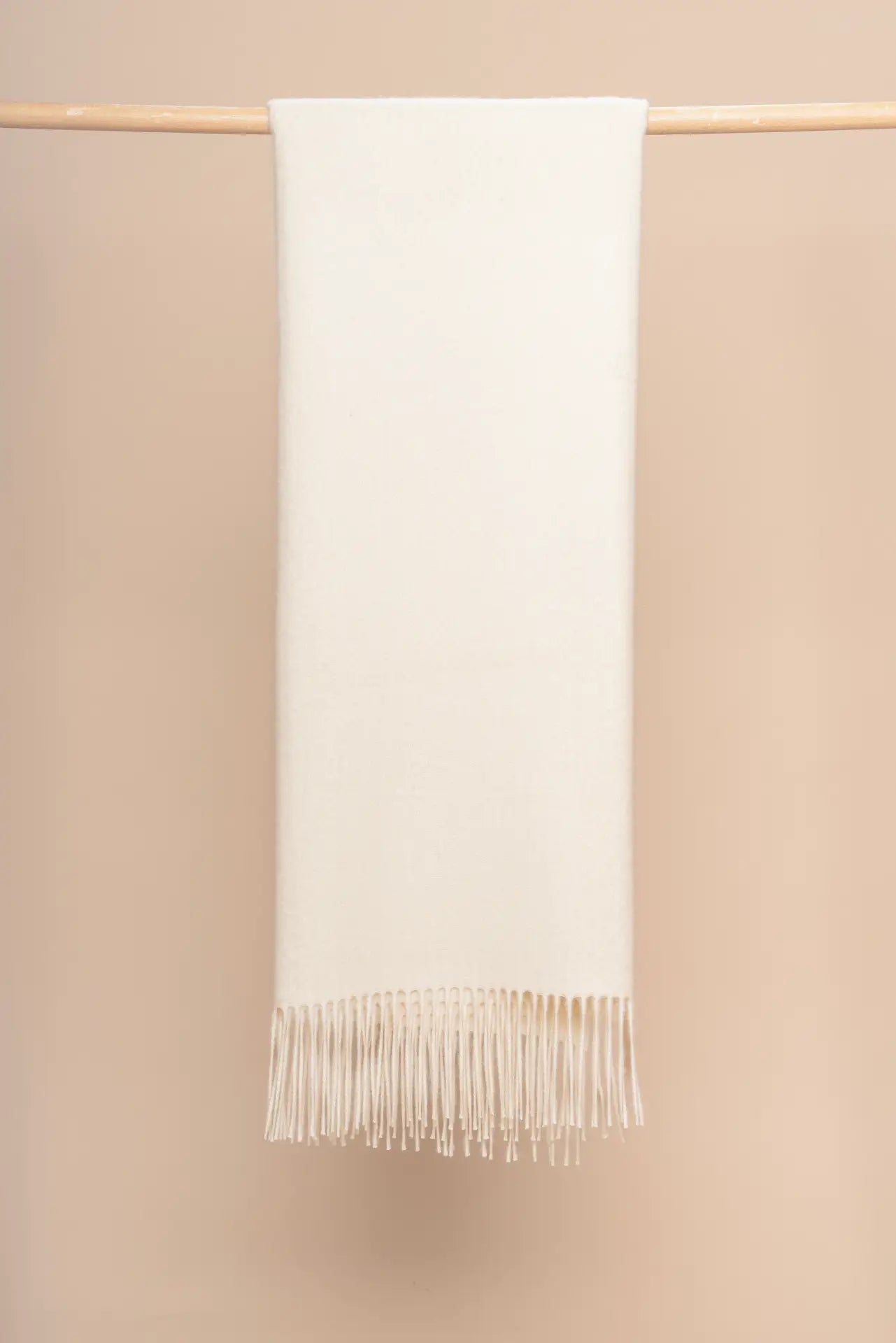 Undyed unicolor classic throw with twisted fringes - PAKAS