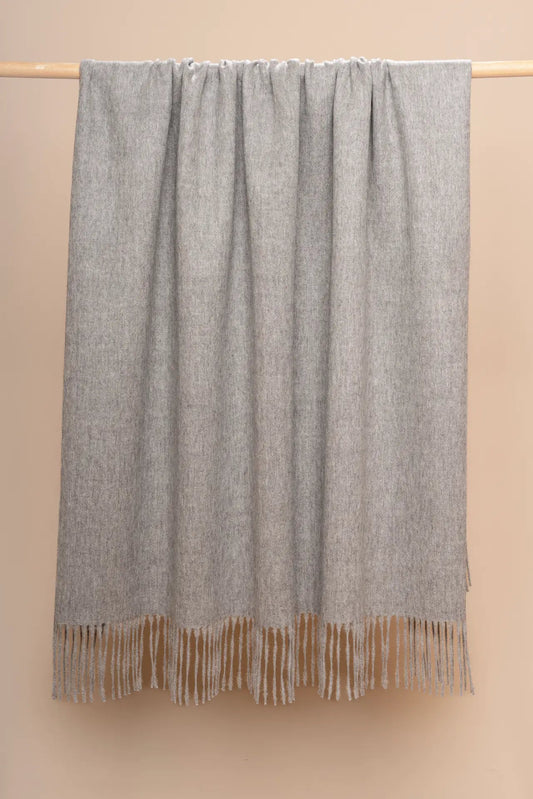 Undyed unicolor classic throw with twisted fringes - PAKAS