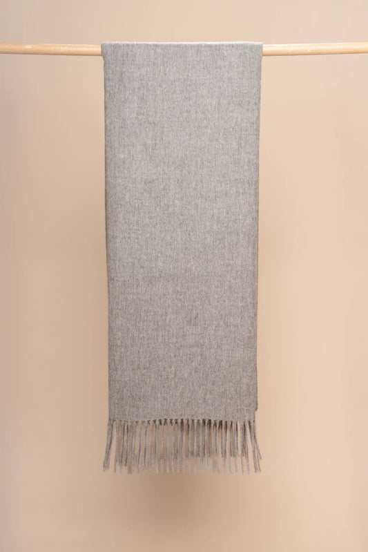 Undyed unicolor classic throw with twisted fringes - PAKAS